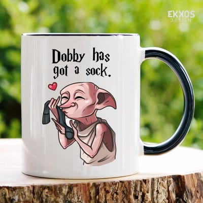 Master has given dobby a sock mok - Harry potter - Moederdag cadeautje - Hogwarts Legacy - Verjaardag cadeau vrouw - Cadeau voor man - Cadeau voor vrouw - Mok met tekst - Mokken - Best Cadeautjes - Koffie mok