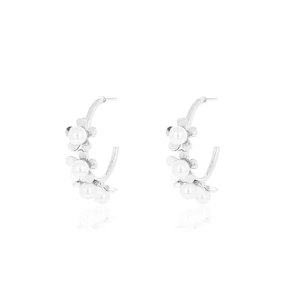 Silver coloured earrings with flowers & pearls