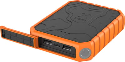 Xtorm Rugged Outdoor Powerbank 10.000 mah - Waterdichte Powerbank met Zaklamp 18W - Geschikt als Wintersport Powerbank - 1x USB-C PD + 2x USB-A poorten - Geschikt voor Noodpakket - Oranje
