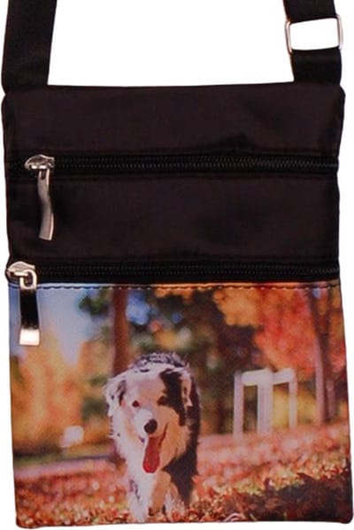 Schoudertasje - Wandelende Hond Zwart/Wit in Park - Zwart - Verstelbaar - 19x14,5cm