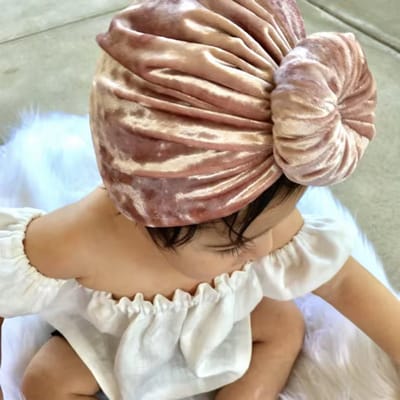 Roze velvet Tulband voor Baby's - Kinderhoofdband - Geknoopt - Fluweel - Roze - Kinderhaarband - Hoofdband voor baby's - Kraamcadeau - CHPN