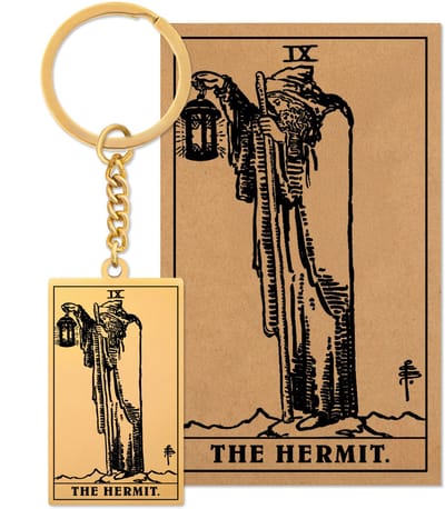 Tarot Sleutelanger IX: De Heremiet / The Hermit - Op Cadeau Kaartje - Goudkleurig Stainless Steel - Grote Arcana uit Rider-Waite Geïnspireerd - Pax Amare