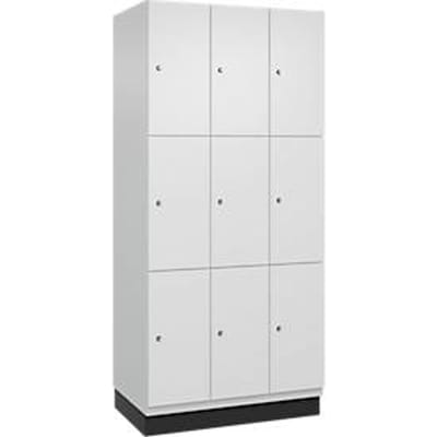 C+P Cambio lockerkast, 3 vakken, 9 vakken, met plint, B 900 x D 525 x H 1980 mm, verkeerswit