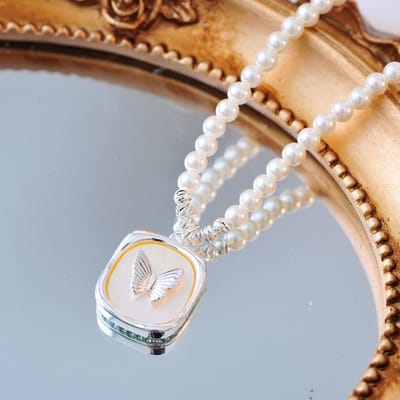 Parelketting met Vlinder Hanger – Zilver - Moeder van Parel Vlinder Ketting – Vintage Stijl Parelketting – Cadeau voor Haar