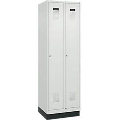 C+P Evolo Plus garderobekast, 2 vakken, 300 mm vakbreedte, met plint, rechts scharnierend, cilinderslot, soft-close, inbraakwerend, B 600 x D 500 x H 1950 mm, lichtgrijs RAL 7035/lichtgrijs RAL 7035