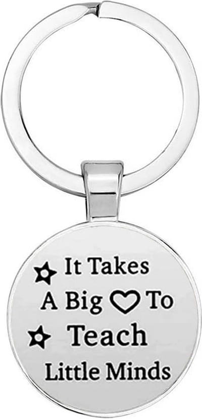 Akyol - It takes a big heart Sleutelhanger - liefde - iemand die liefde wilt geven aan een ander - les geven - docent - mentor - verjaardagscadeau - 2,5 x 2,5 CM