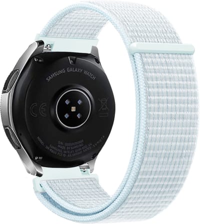 Strap-it Nylon Bandje 20mm – Licht Cyaan – Geschikt voor Samsung Galaxy Watch 7 (44 & 40mm) / Watch 6 (Classic) / Watch 5 (Pro) / Watch 4 (Classic) / Watch FE / Watch 3 41mm / Active (2) 40 & 44mm / Watch 42mm / Gear Sport / Garmin Vivoactive 3 / 5