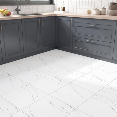 Zelfklevende Vinyl Vloertegels Wit Marmer voor Badkamer en Keuken - Peel and Stick Tegels, 30x30cm, 5 Stuks, Duurzaam en Eenvoudig te Plaatsen