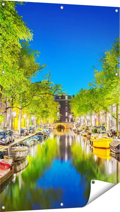 Gards Tuinposter Amsterdamse Gracht in de Nacht - 80x120 cm - Tuindoek - Tuindecoratie - Wanddecoratie buiten - Tuinschilderij
