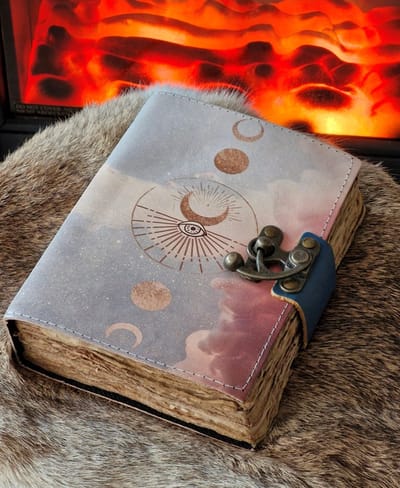 Boutique Trukado - Leren Notitieboek 'Maanfasen' 18x13cm - Handgemaakt