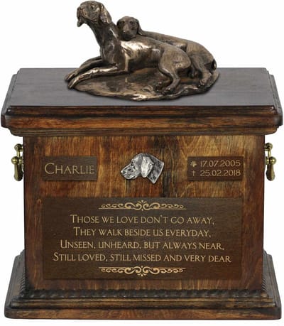 Weimaraner urn met beeldje - gepersonaliseerde urn voor hondenas