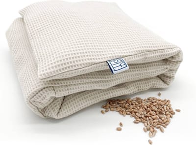 XL Met Pit ✿ Nek en schouders - Wasbare hoes - Pittenzak / coldpack - Made in NL/BE - 65 x 20 cm – Pittenkussen met tarwe – Crème wit Wafel