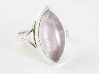Hoogglans zilveren ring met rozenkwarts - maat 17