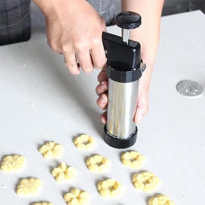 koekjespuit, garneerspuit, koekjespuit, koekjesfabrikant, roestvrij staal, doe-het-zelf bakaccessoires, garneerspuit met 8 sjablonen en 8 spuitmonden voor cake, koekjes, doe-het-zelf
