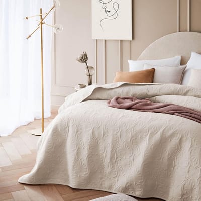 Elegante sprei - Bedsprei en banksprei - Crème kleur - Veelzijdige woondeken - 220 x 240 cm - Ideaal voor volwassenen