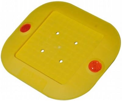 Onderlegger Schroefdraadvoet - Steigerplaat Plaat - Steigers Stabiliseren - Met Reflectoren - 24 x 27 cm - Signaalgeel