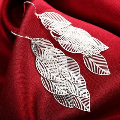 Boucles d'oreilles mode Bijoux Femme Feuilles creuses superposées Gland Longues boucles d'oreilles pendantes Tendance Cadeaux de Noël argenté