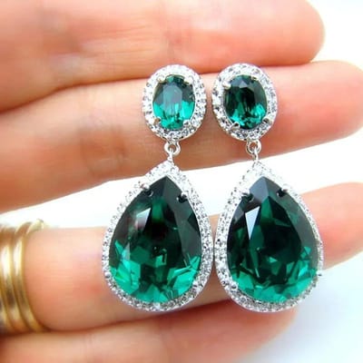 Luxe Vierkante Groene Zirkonia Kristal Hanger Oorbellen Exquise Modieuze Bruiloft Sieraden voor Vrouwen white