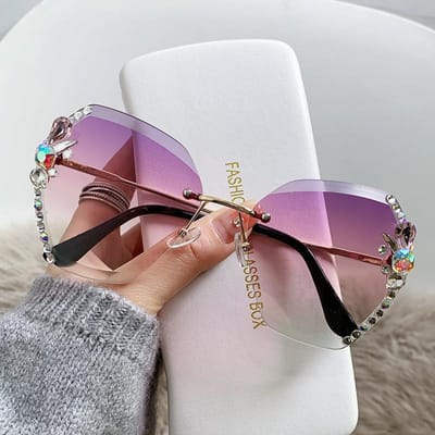 Lunettes de soleil à strass tendance pour femmes Lunettes fines Célébrité Internet Tendance Protection solaire et lunettes anti-ultraviolets source factory straight hair gray