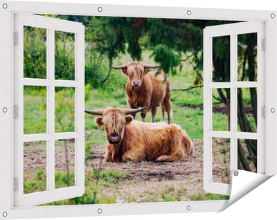 Gards Tuinposter Doorkijk Twee Schotse Hooglanders in de Bossen - 120x80 cm - Tuindoek - Tuindecoratie - Wanddecoratie buiten - Tuinschilderij