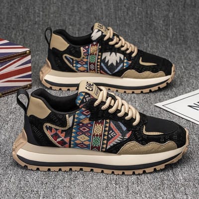 Lente en Herfst Nieuwe Herenschoenen Trendy Mode Bedrukt en Geborduurd Sportieve Casual Schoenen Comfortabele Dikke Zool Hoogteverhogende Schoenen voor Heren 44 black