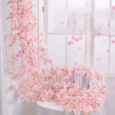 Kunstmatige Kersenbloesem Guirlande - Bloemenkrans van Zijde voor Decoratie van Feesten, Tuin en Muren - 135 Lichte Roze Bloemkoppen