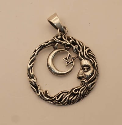 Sterling zilveren hanger maan mannetje met kleine maan en ster - 925 zilver maan man hanger - zilveren bedel maan voor aan ketting - sierlijke hanger - astrologie hanger van sterling zilver - prachtige maan pedant
