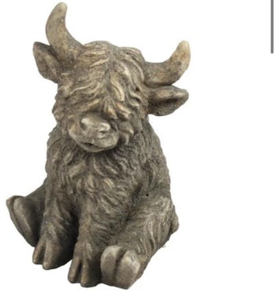 Landelijke Schotse hooglander zittend Yuki S bruin- Countryfield- Stoer sober- woondecoratie- sfeervol