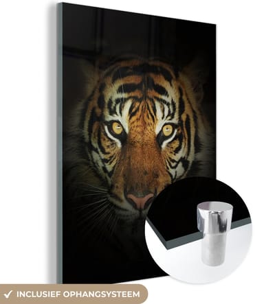 MuchoWow® Glasschilderij 90x120 cm - Schilderij acrylglas - Tijger - Licht - Ogen - Foto op glas - Schilderijen
