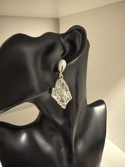 vintage zilverkleurige geometrische oorbellen | | Make up | Parfum | Moederdag | Verjaardagscadeau| Cadeautje| Valentijnsdag| Kado | sieraden | vaderdag | oorbellen | oorsieraden