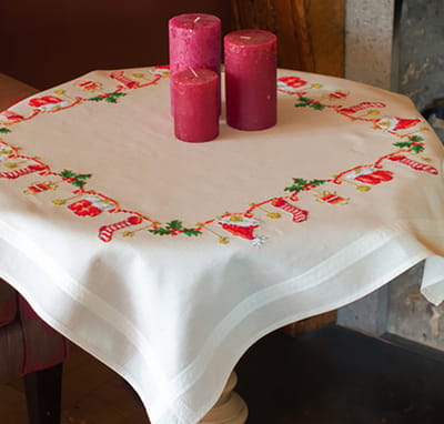 Vervaco - Tafelkleed kit - Kerst - Kerstmotiefjes - PN-0158093 - Borduren - Borduurpakket - Borduurpakket volwassenen - Borduurpakket kind