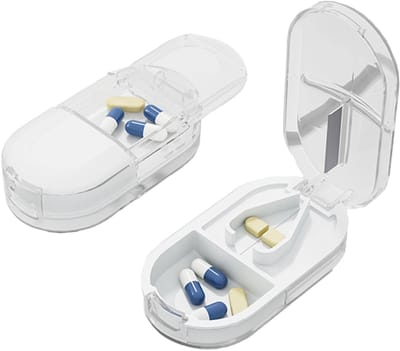 Ynkkvre - Tablettenteiler - Pillenschneider - Pill Cutter - Tablettenschneider - Tablettentrenner - Draagbare tablettensnijder - Tablettensnijder met scherpe messen - 2-in-1 Opberg & Snij Ontwerp - Klinische Precisie Snijding - Wit