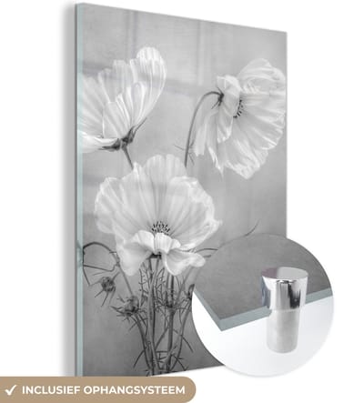 MuchoWow® Glasschilderij 120x160 cm - Schilderij acrylglas - Stilleven - Bloemen - Zwart wit - Klaproos - Botanisch - Foto op glas - Muurdecoratie woonkamer - Wanddecoratie slaapkamer - Schilderijen
