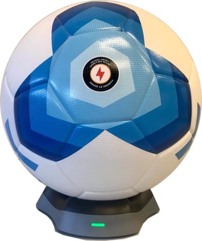 Tech.Voetbal, de slimme voetbal met bewegings-sensoren