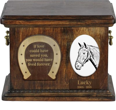 Urn voor paardenas met foto en gepersonaliseerde doos voor Deens Warmbloed