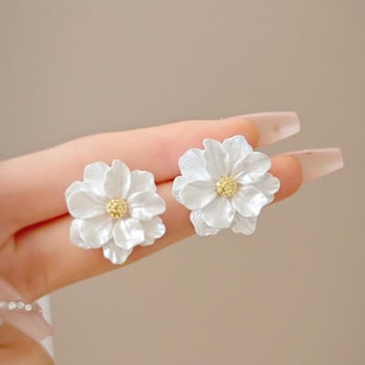 Grote Witte Camelia Bloem Oorknop voor Vrouwen Frans Retro Elegant Koreaans Lieflijk Hars Oor Sieraden Cadeau beige