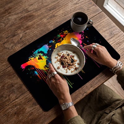 Placemats 45x30 cm - Placemat kunststof - 1 stuk - Wereldkaart - Verf - Kleurrijk - Graffiti - Wereld - Borden onderleggers - Decoratie voor op tafel - Keuken tafeldecoratie accessoires - Vinyl onderlegger - Tafelversiering