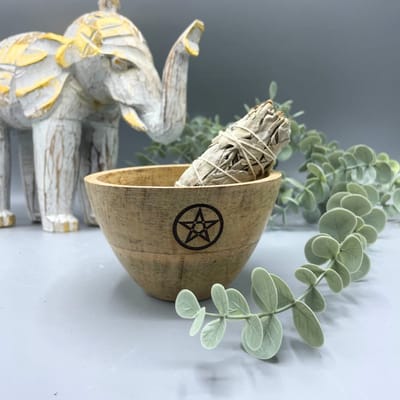 Ancient Wisdom - Decoratieve schaal - Houten kom met gesmolten gerecycled glas - Uniek - Multicolor - Ritueel - Offer - Vijfhoekig - Ambachtelijk