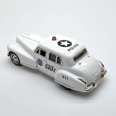 Klassiek Amerikaans Vintage Auto Model van Legering, Met Realistische Simulatie, Terugtrekmechanisme en Openende Deuren, Een Speelgoedauto voor Kinderen