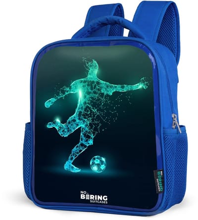 NoBoringSuitcases.com® - Rugzak blauw - Schooltas jongens - Voetballer trapt met kracht in digitale vorm - Kinder rugtas jongen - Boekentas kind - Kinderrugzak voor school - Schoolrugzak