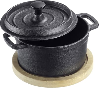 Westmark Gietijzeren Pan Tapas + Friends – kleine gietijzeren pan met deksel, geschikt voor alle soorten fornuizen, inclusief inductie en grill, incl. bamboe onderzetter – ijzer, 250ml