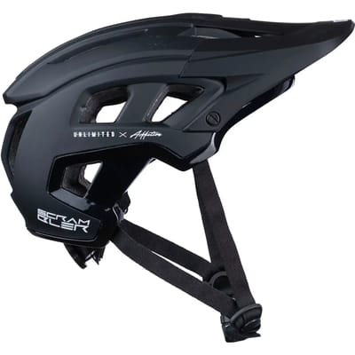 Kinderhelm Kenny Scrambler