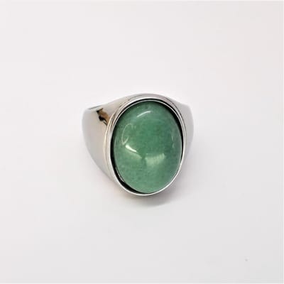 Ovale brede zegelring in edelstaal met Aventurijn edelsteen maat 22. Deze geweldige ring is mooie zelf te dragen of iemand cadeau te geven.
