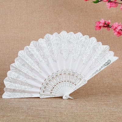 1 éventail pliant blanc élégant avec des motifs de dentelle complexes - Éventail décoratif à main durable pour mariages, anniversaires, Noël