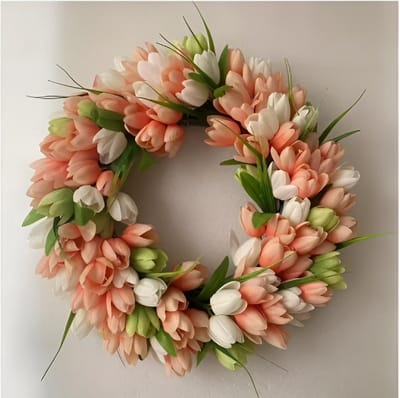 Realistische Hangende Tulpenkrans – Bourgondische Kunsttulpen met Groene Bladeren & Decoratieve Container