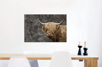 Aluminium schilderij 60x40 cm - Wanddecoratie metaal - Schotse hooglander - Wereldkaart - Koe - Metalen muurdecoratie woonkamer - Decoratie industrieel - Foto op dibond - Industriële accessoires slaapkamer