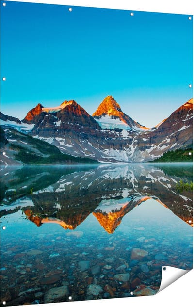 Gards Tuinposter Berg Assiniboine bij het Meer in Canada - 120x160 cm - Tuindoek - Tuindecoratie - Wanddecoratie buiten - Tuinschilderij