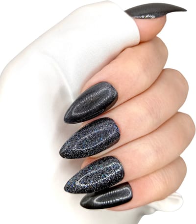 SD Press on Nails - B-84 - Plaknagels - Gelnagels - Handgemaakt - 20 stuks - Zwart Glitter - Nepnagels met lijm - Medium Stiletto - Cosplay - Nagelstudio - Gellak - Nageltips - Nagelset - Nail Art - Zwarte Nagels met glitter