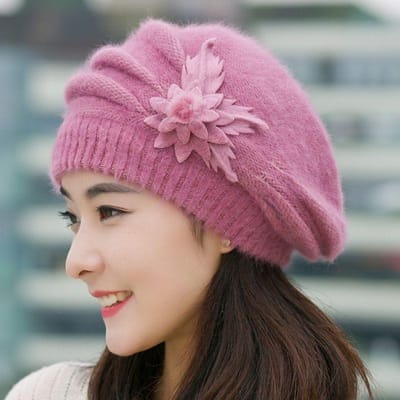 Chapeau, bonnet en laine pour femme d'âge moyen avec isolation épaisse en velours, protection des oreilles, béret pour la saison hivernale M（56-58cm）