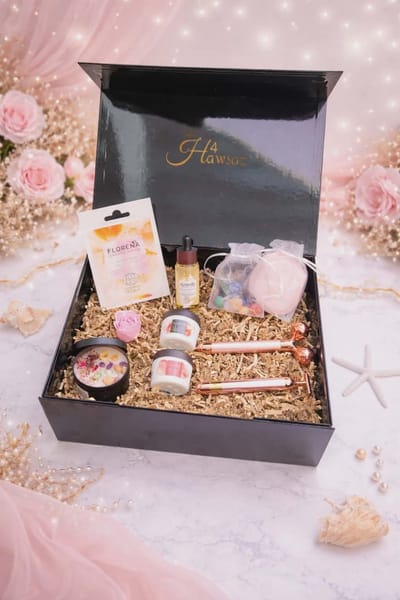 Huidverzorging geschenkset 24 stuks - Hawsaz.nl Cadeau - Edelsteen gerukaars vanille - Serum - Masker - Gezichtsroller - Geschenksets - Cadeausets voor dames - Verwenpakket - Geschenkset - Luxe Cadeaupakket - Valentijnscadeau - verzorgingsproducten